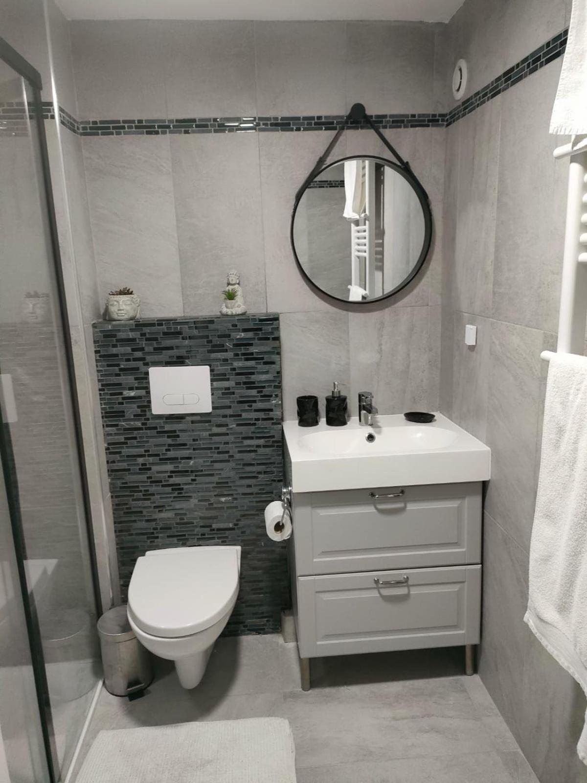 Apartamento Le Petit Cocon - Parking Prive - Lyon Sud Vénissieux Exterior foto